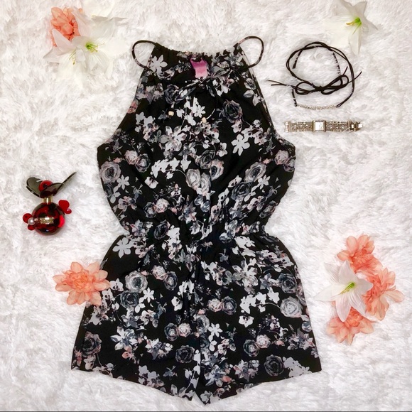 Rue21 Pants - NWOT Black Floral Romper